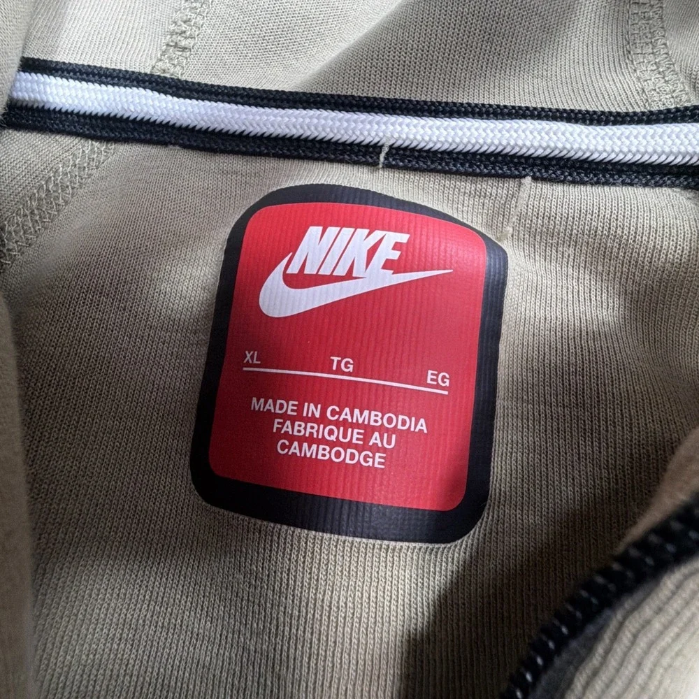 Nike Tech Fleece Full Zip Hoodie Sweatshirt Boys XL Khaki Tan Kids School Jacket